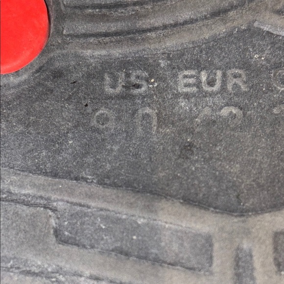 4/$20 Kauai men’s Black and Red Striped Slides, sandals - Picture 6 of 7